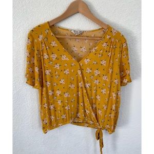 3/$15 Floral cropped shirt